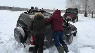 Dodge RAM & Suzuki Jimny & канава