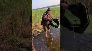 The result of fishing on the English bottom tackle is a feeder.