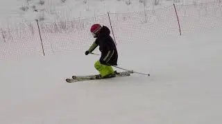 Инструктор по горным лыжам и сноуборду