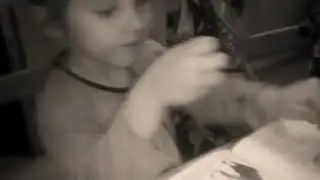 Девочки учатся по детской энциклопедии