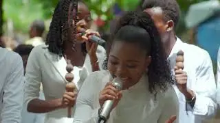 Liliane Mwimpe dans Pueka-lelu version 2 live recording