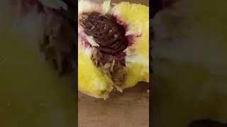 червивый персик