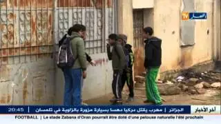 شاهد قبل الحذف: هجوم على طريقة افلام الأكشن بالأسلحة البيضاء على متوسطة بجسر قسنطينة