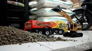 Bermain Truk Pasir Truk Tronton Panjang Penuh Mainan Tayo The Little Bus