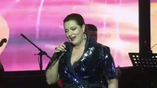 Ирина Крутова- На лодке