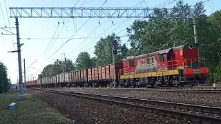 Тепловоз ЧМЭ3-2018 с вывозным грузовым поездом прибывает на станцию Бескудниково