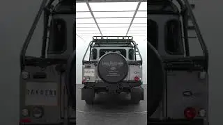Land Rover Defender 110 Pickup