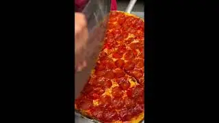 #asmr #pizza #asmrcrunchy#burattinopizza#bestfoodla#LAEats#GoodEatsLA#Pizza Time#BestPizza #PizzaMan