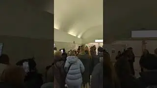 В метро талантливо поют Цоя Перемен! Красавцы! Метро Китай-город, Москва